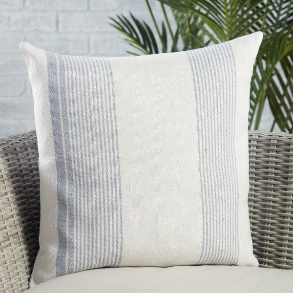Parque Indoor/ Outdoor Striped Gray/ Ivory (20" Square)