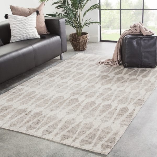 Sabot Hand-Knotted Geometric Ivory/ Light Gray Area Rug (5'X8')
