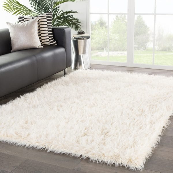 Heron Solid White Area Rug (9'X12')