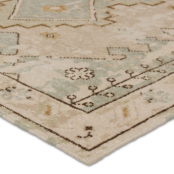 Pathos Hand-Knotted Medallion Tan/ Green Area Rug (5'X8')