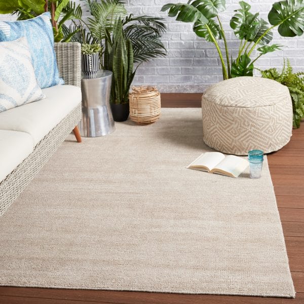 Limon Indoor/ Outdoor Solid Light Taupe Area Rug (10'X14')